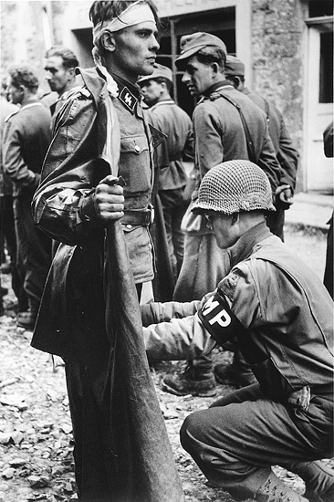 Robert Capa, 1945