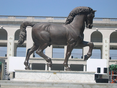 da Vinci. ''The first horse known as 'Il cavallo' was unveiled on 10th September 1999 - Exactly 500 years after destruction of the original colossal clay horse created by da Vinci. It is located at a specially designated Cultural Park, near the Hippodrome, in San Siro, Milan.''