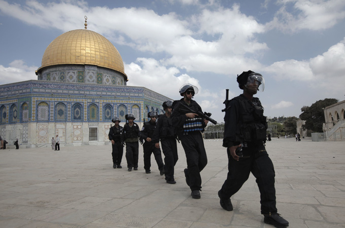 ---     police and witnesses said. Some witnesses said police had also used tear gas. Arabs riot on Temple Mount Note that they -always- riot on Jewish holy days, in this case Sukkot.  Because throwing stones isn’t a desecration of a holy place - but Jews peacefully walking around it is.....click image for source....
