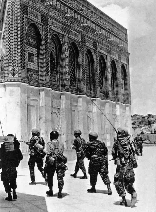 ---Israeli troops on the Temple mount in Jerusalem - June 1967 Garibaldi, p. 295 ---