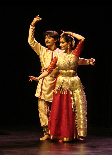---Kathak is a northern Indian style of classical dance that traces its origins back to nomadic bards who were storytellers. In fact, the word “kathak” is derived from the Sanskrit word katha, meaning story. The dance form has several influences ranging from temple dance to the Persian influence of the Mughal courts from the 16th century. I only recently discovered that kathak had a Persian influence, but then I realized that this was evident in the kathak costume itself.---click image for source...